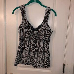 White House leopard skin black white pattern lace neck size S